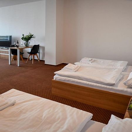 Hotel Fabrika Uherske Hradiste Bagian luar foto