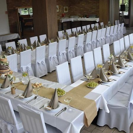 Hotel Fabrika Uherske Hradiste Bagian luar foto