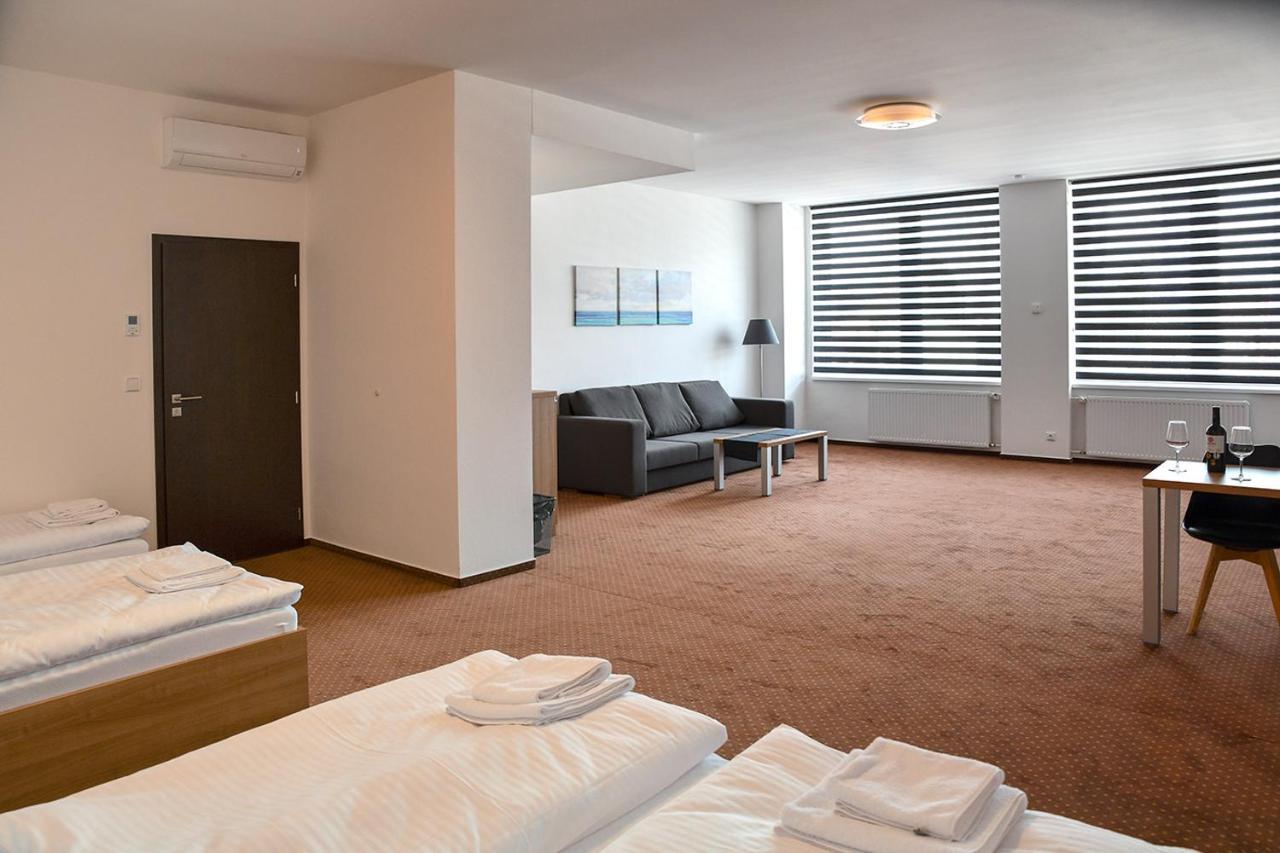 Hotel Fabrika Uherske Hradiste Bagian luar foto