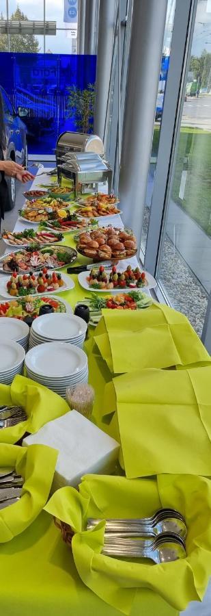Hotel Fabrika Uherske Hradiste Bagian luar foto