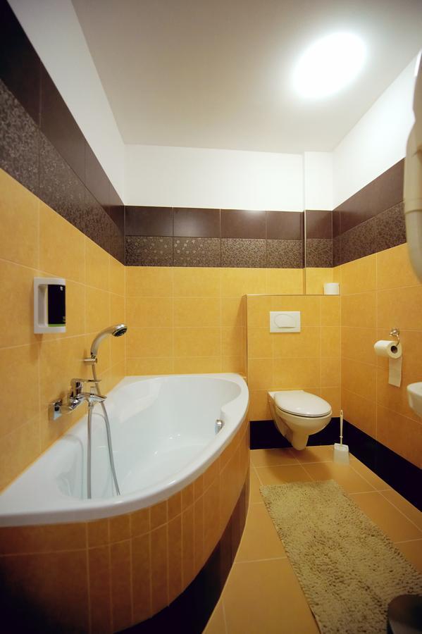 Hotel Fabrika Uherske Hradiste Bagian luar foto