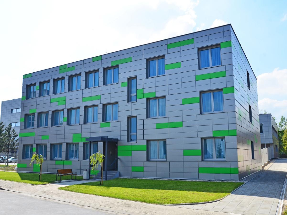 Hotel Fabrika Uherske Hradiste Bagian luar foto