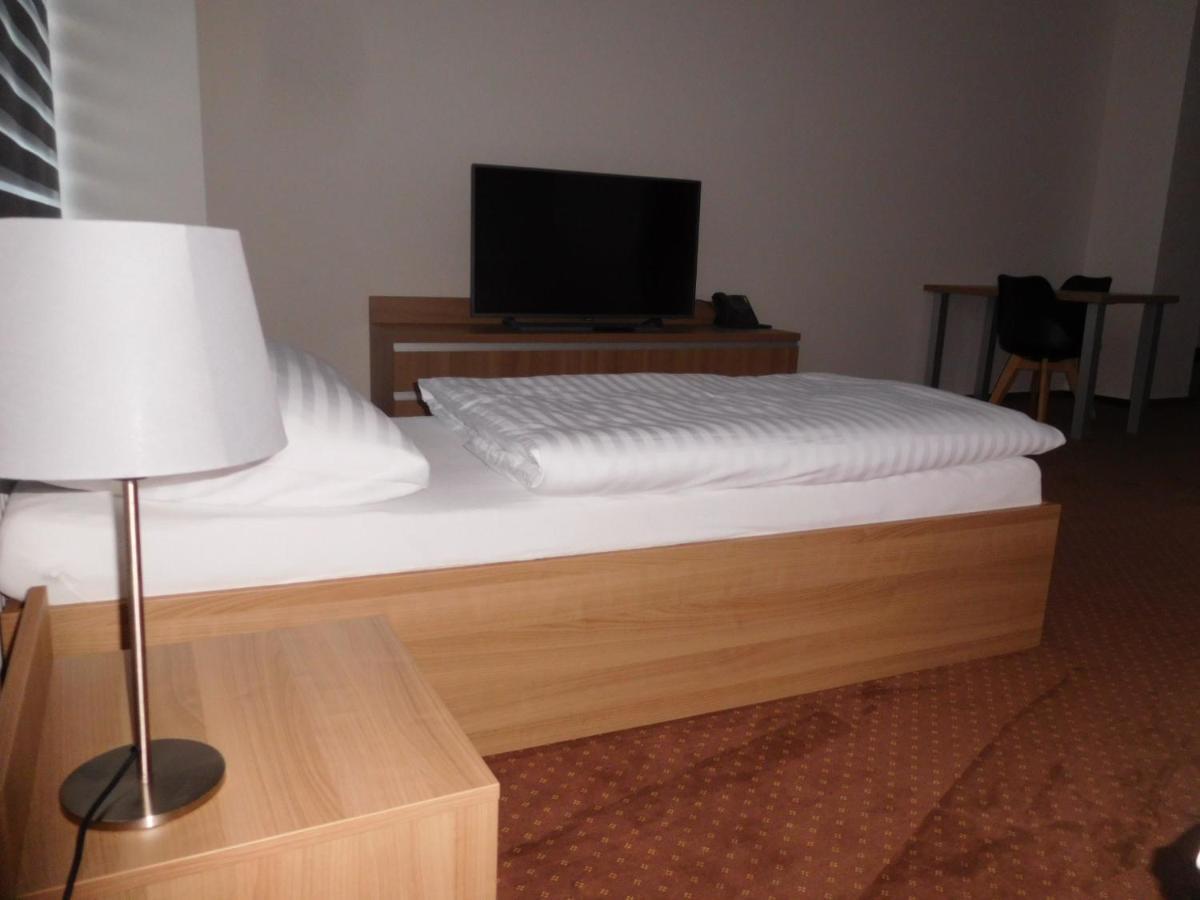 Hotel Fabrika Uherske Hradiste Bagian luar foto